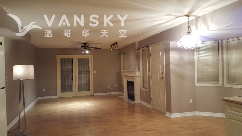 260413232652_Surrey dinning area and living rm.jpg